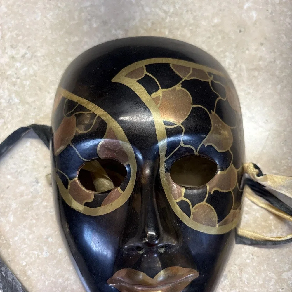 Vtg~Hand‎ Painted~Mardi-Gras/Venetian Mask~Brass, Gold, Black Wall Decor